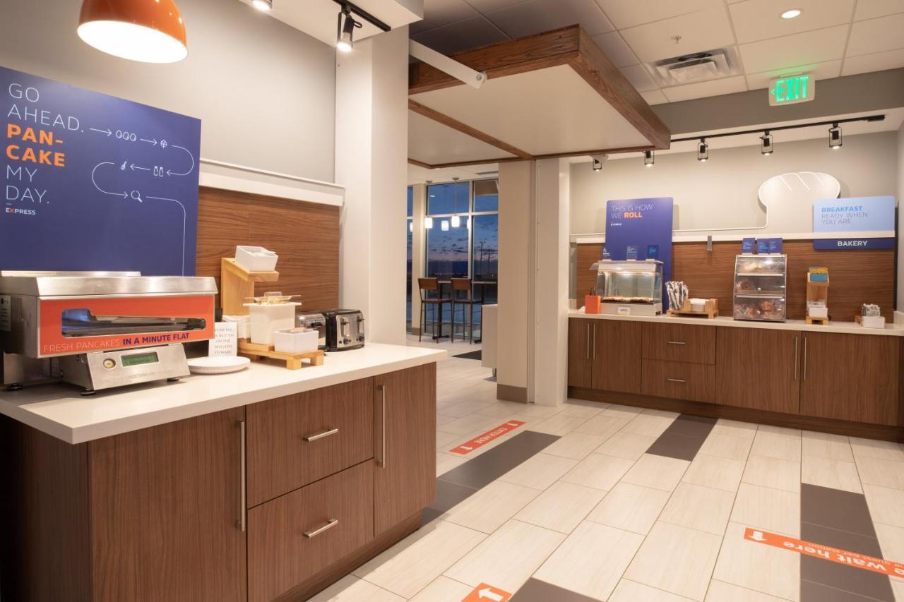 Holiday Inn Express & Suites - Goodland I-70 By Ihg Dış mekan fotoğraf